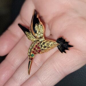 Boucher Ruby Throat Hummingbird Vintage Figural Pin Brooch gold grn redwhite blk